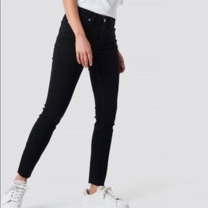 NWT Calvin Klein Black Super Skinny High Rise Jean
